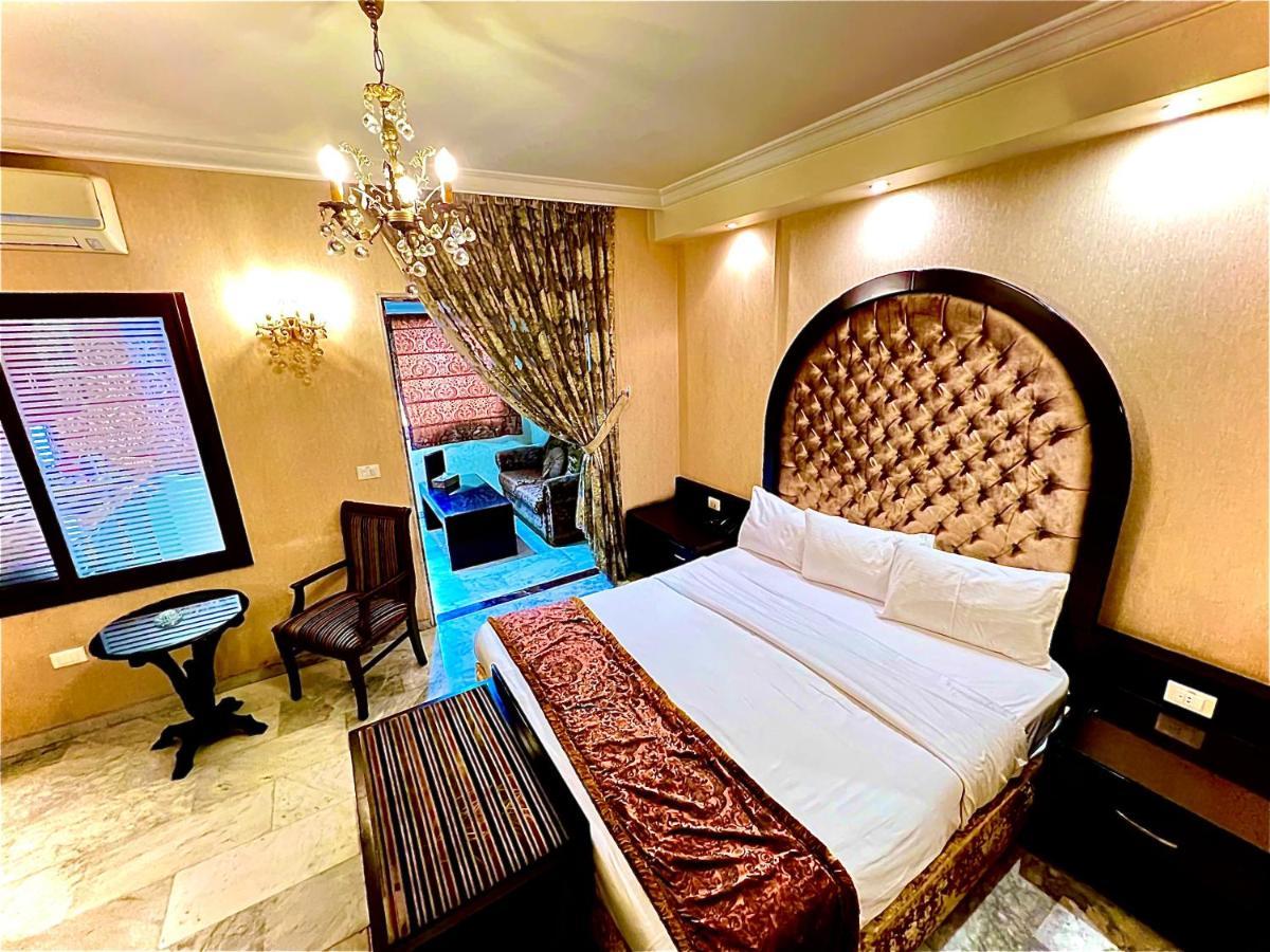 Queens Suite Hotel Beirut Esterno foto