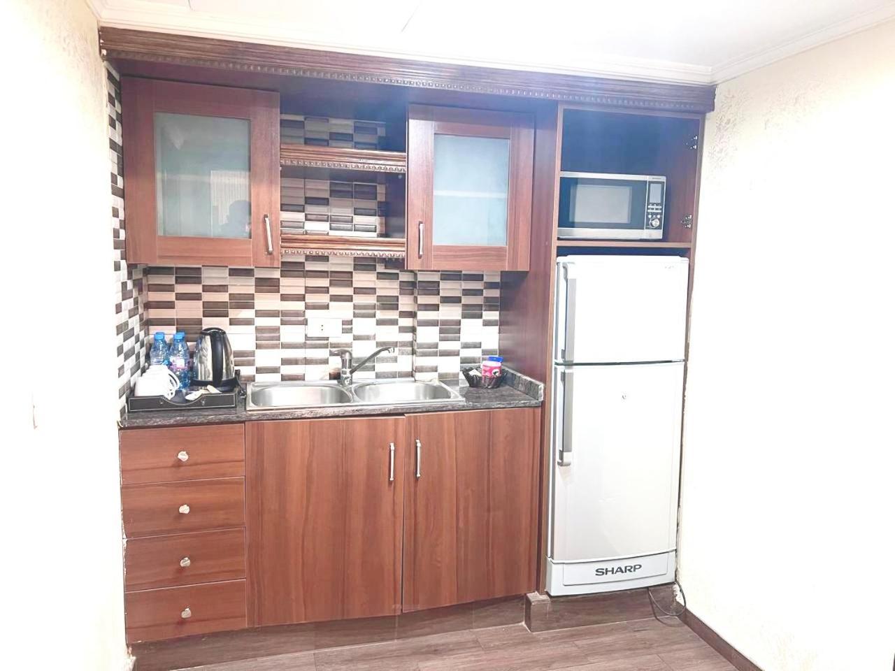 Queens Suite Hotel Beirut Esterno foto