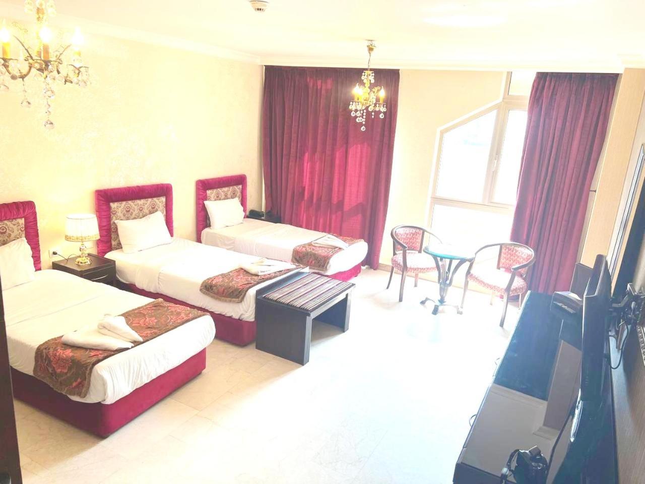Queens Suite Hotel Beirut Esterno foto