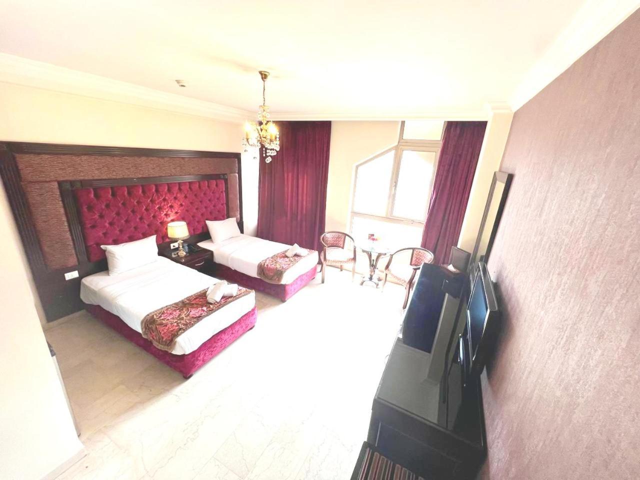 Queens Suite Hotel Beirut Esterno foto