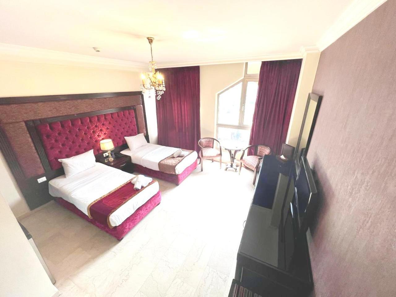 Queens Suite Hotel Beirut Esterno foto