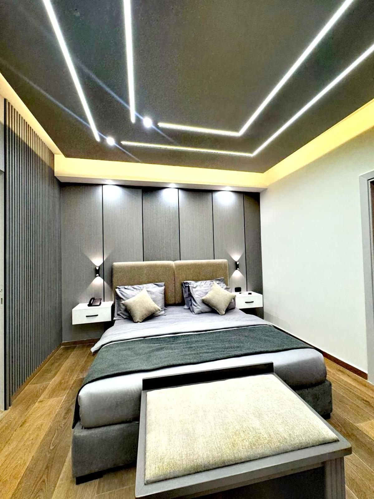 Queens Suite Hotel Beirut Esterno foto