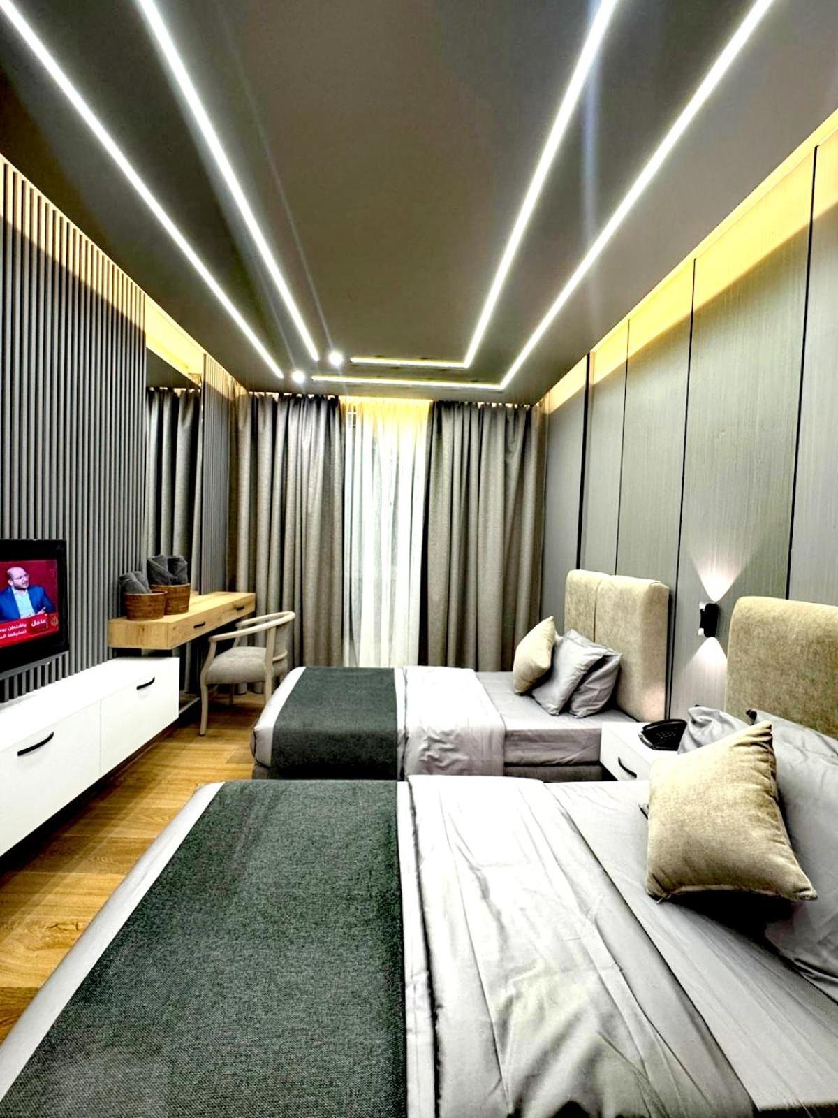 Queens Suite Hotel Beirut Esterno foto