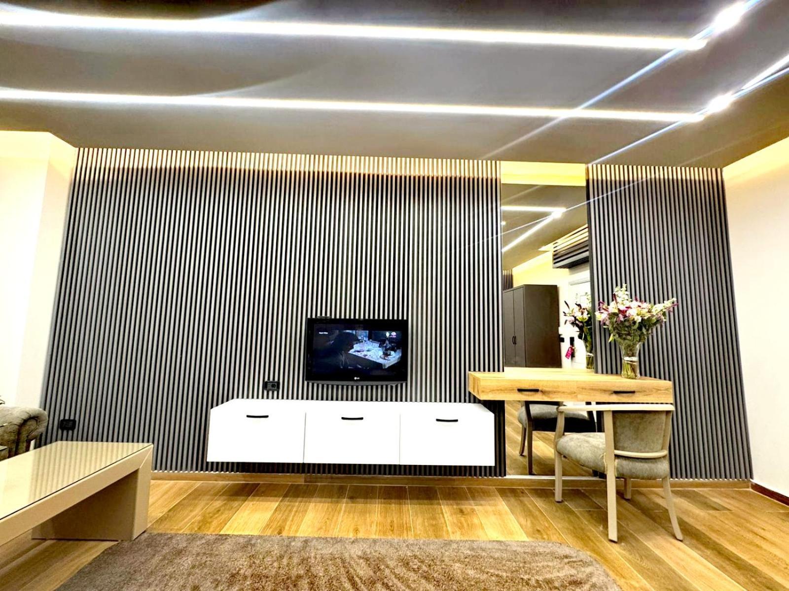 Queens Suite Hotel Beirut Esterno foto