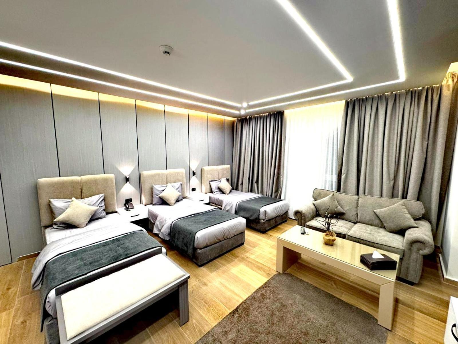 Queens Suite Hotel Beirut Esterno foto