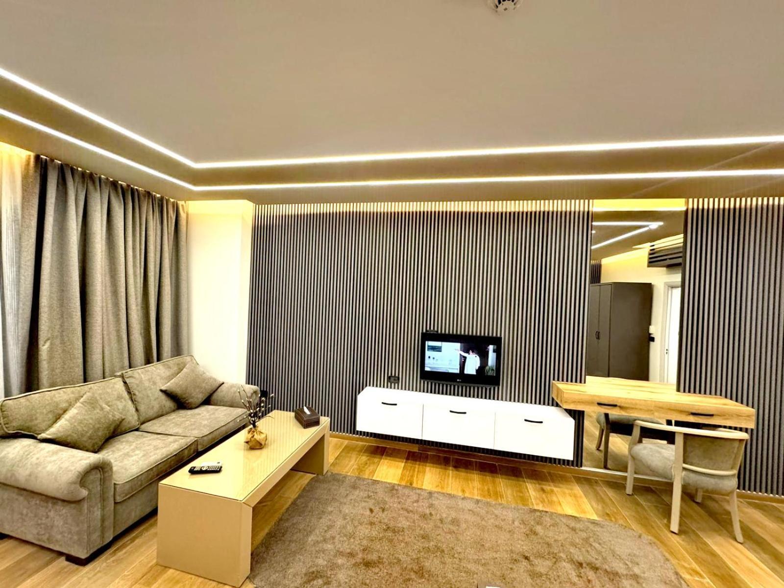 Queens Suite Hotel Beirut Esterno foto