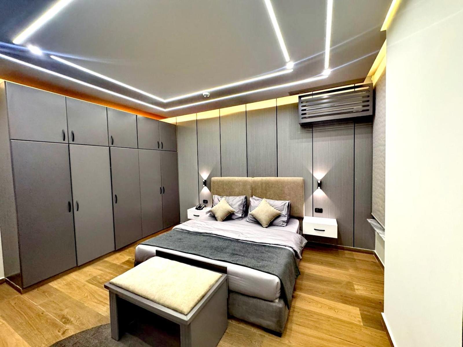 Queens Suite Hotel Beirut Esterno foto