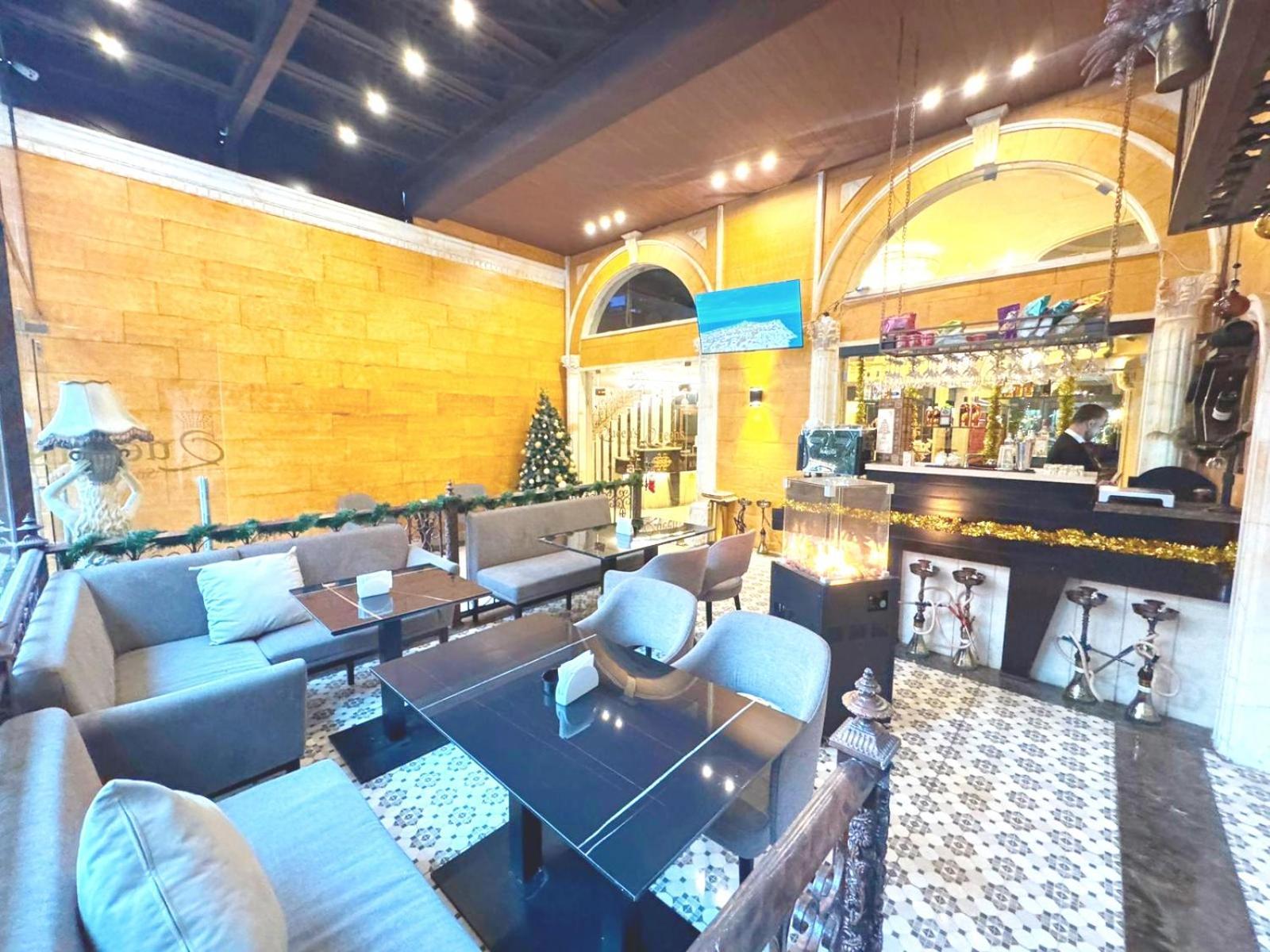 Queens Suite Hotel Beirut Esterno foto