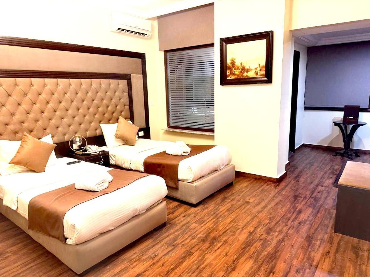Queens Suite Hotel Beirut Esterno foto