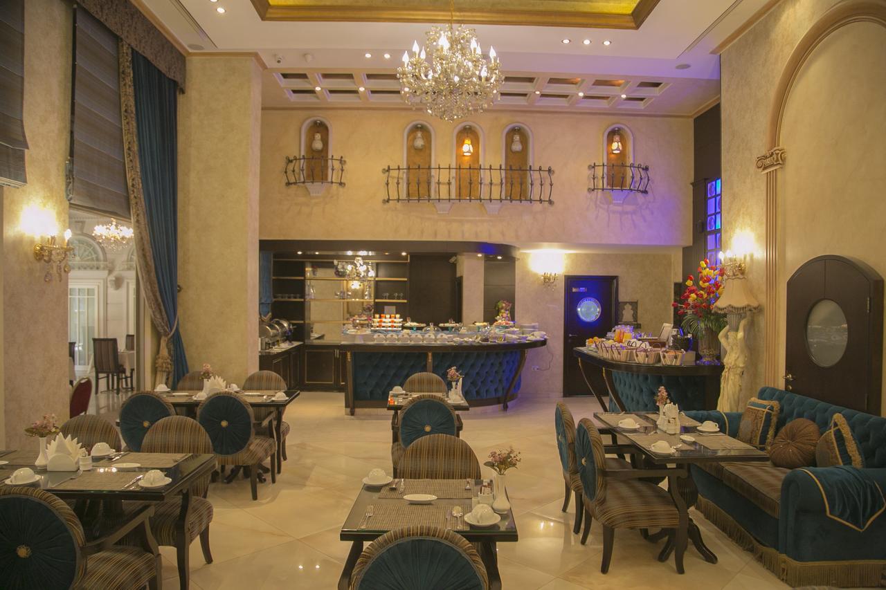Queens Suite Hotel Beirut Esterno foto